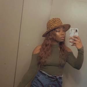 Meet your Posher, Brittney